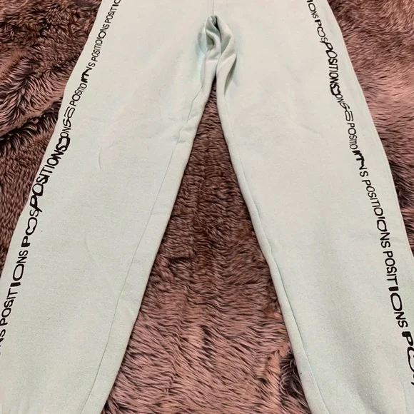 Ariana Grande mint positions sweatpants Size S NWOT - Picture 3 of 5